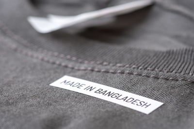 Supply Chain Collaboration T-Shirt Schild @Vitalii  - stock.adobe.com