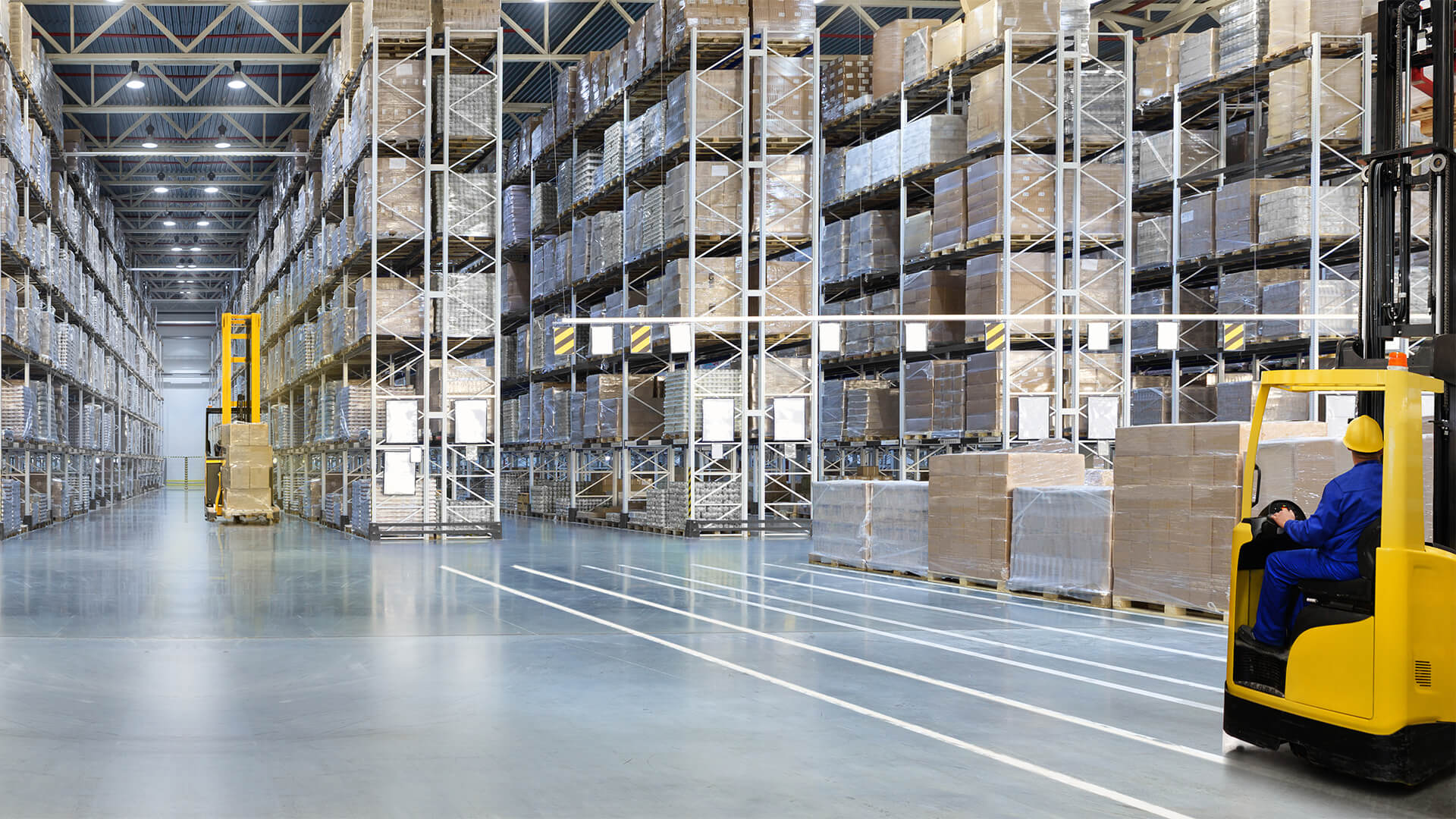 Der Materialfluss ist die physische Ausgestaltung der Logistikketten vom Lieferanten bis zum Kunden.
