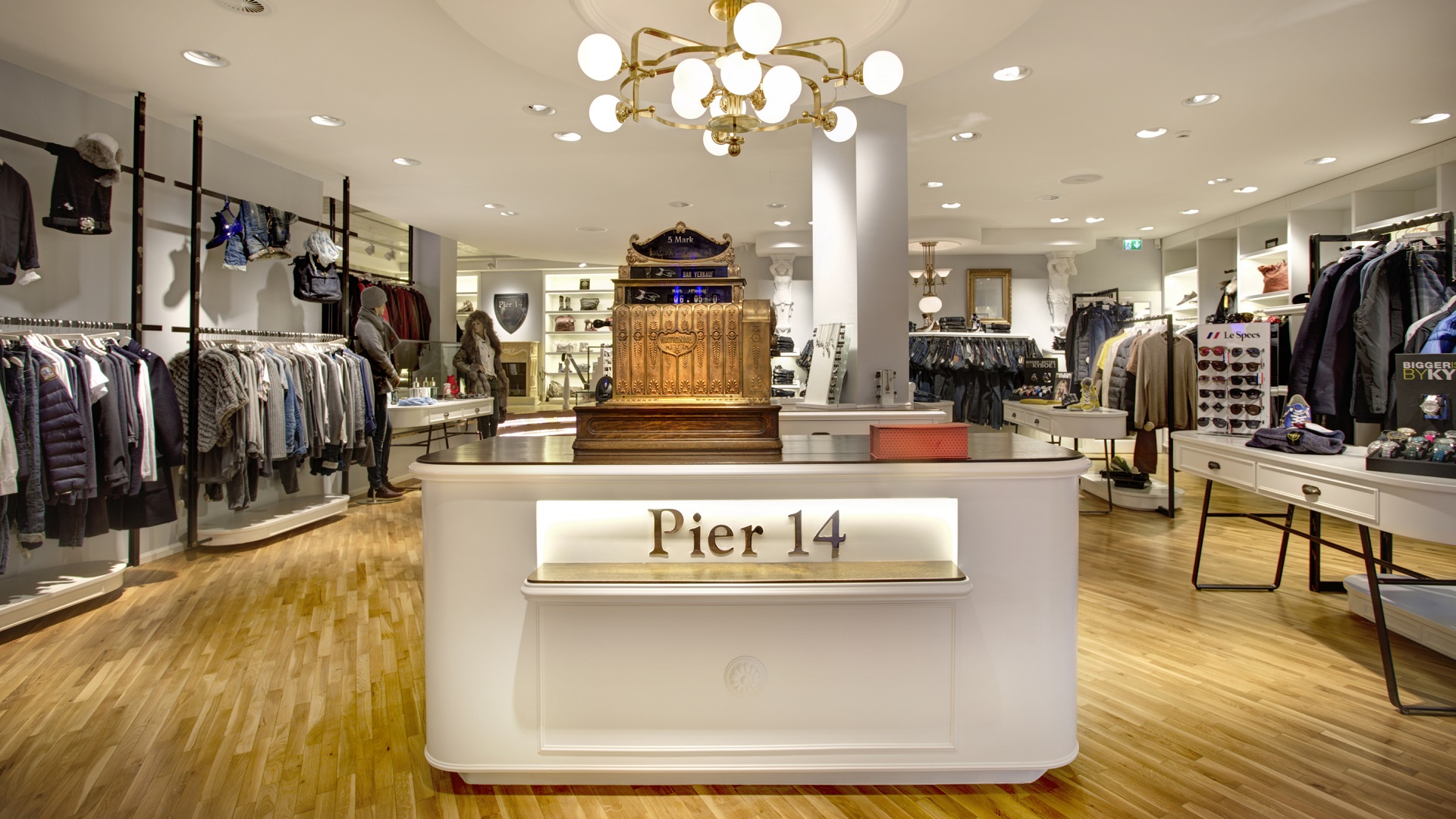 Pier14 Filiale innen